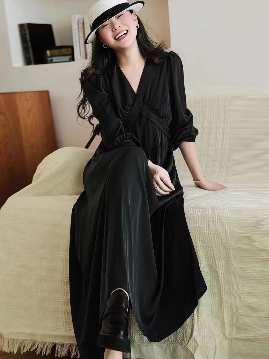 Chic Women's Slenderizing Casual Dress with Stylish Waist Accentuation