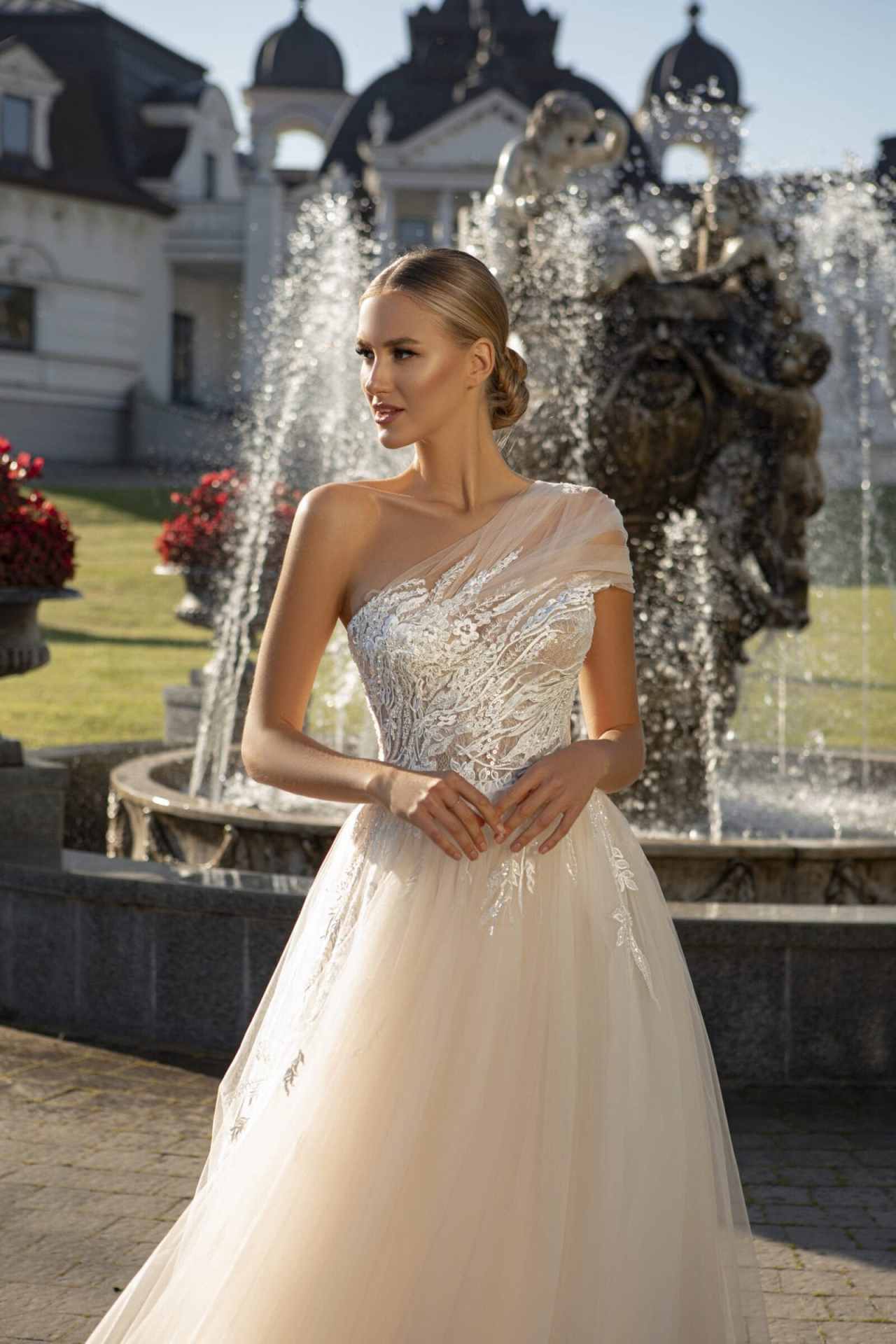 Exquisite A-Line Bridal Wedding Dresses One Shoulder Sleeveless Lace With Appliques Backless Floor-Length Plus Size For Special Occasion Vestido de no