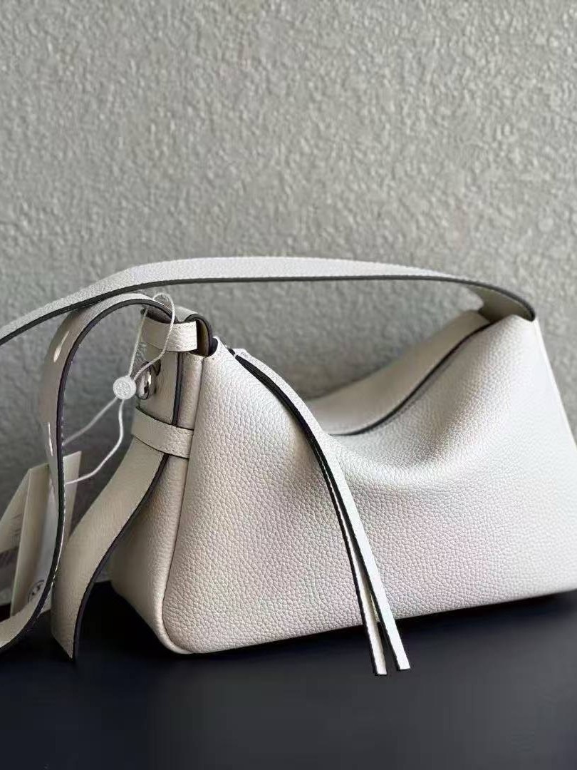 Designer Bags Luxury Bags Shoulder Tote Handbags Shoulder bag, crossbody bag, baguette bag, temperament small square bag 2025