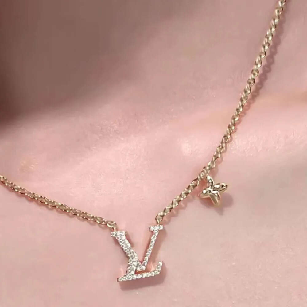 Designer Gold For Women Pendant Elegant L Necklaces High Quality Wedding Jewellery Letters Jewelry Party Gift Necklace