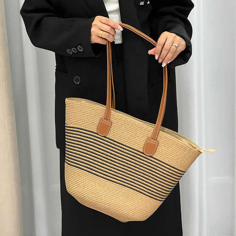 Handmade Beach Bag Summer Striped Single Shoulder Commuting Straw Woven Bag, New Large Capacity Casual And Fashionable Women's Beach Tote Bag Kq2
