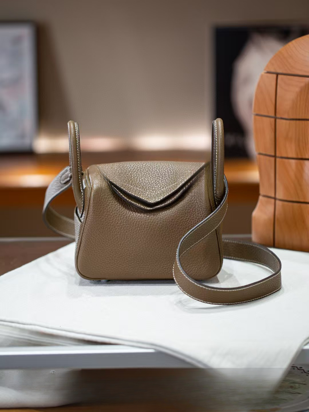 Designer cowhide mini handbag, new single shoulder crossbody bag, designer bag