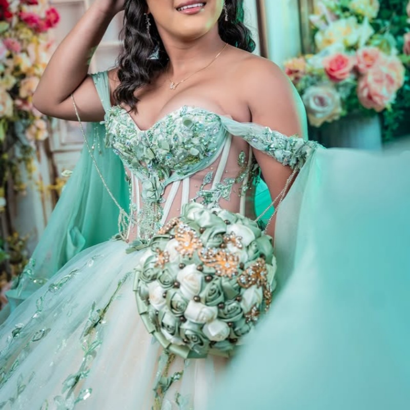 Mint Green Shiny Princess Quinceanera Dresses Off Shoulder Applique Flower Beads Tull With Cape Corset Sweet 16 Dress Ball Gown Vestidos 15 De Anos