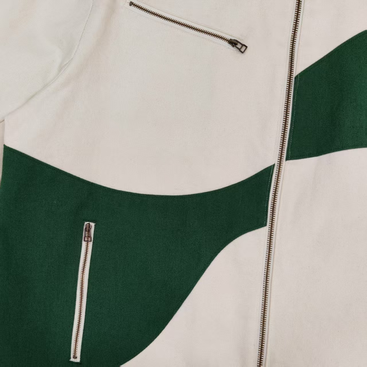 Men's Beige Stand Collar Zipper Wave Cotton Jacket with Multiple pockets Zipper at cuffs for Outdoor Recreation Casual Wearing