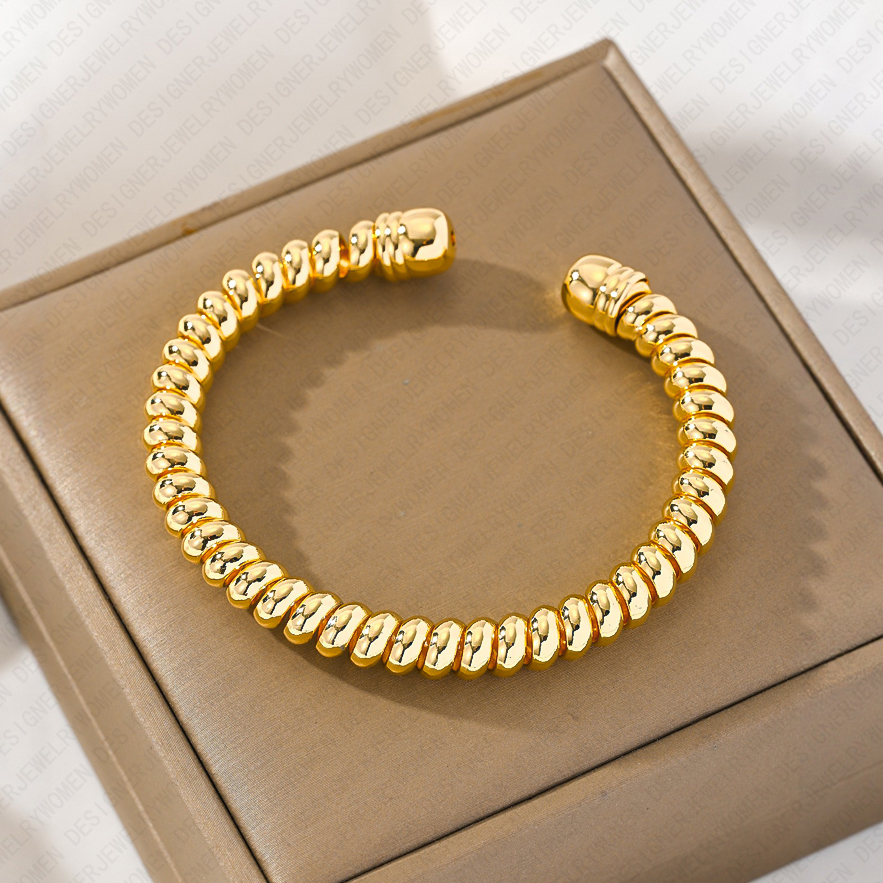 Bracelet Designer Bracelet for Women luxury Bracelets Gold Bangle Open Bangles Luxury Jewlery Designer for Women Elegant Sophisticated Premium Gift
