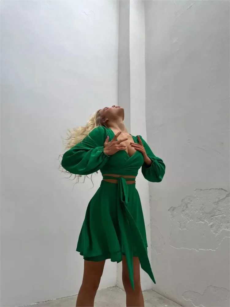 Fashion two-piece womens long Sve sexy V-neck waistband cardigan casual and comfortable fully matched solid color shorts setXJ250414