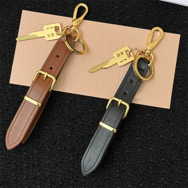 Keychains Lanyards Women Keychains Gold Key chain Designer Bag Charm Leather Letter Bag Charm Fashion Men Car Keychain
