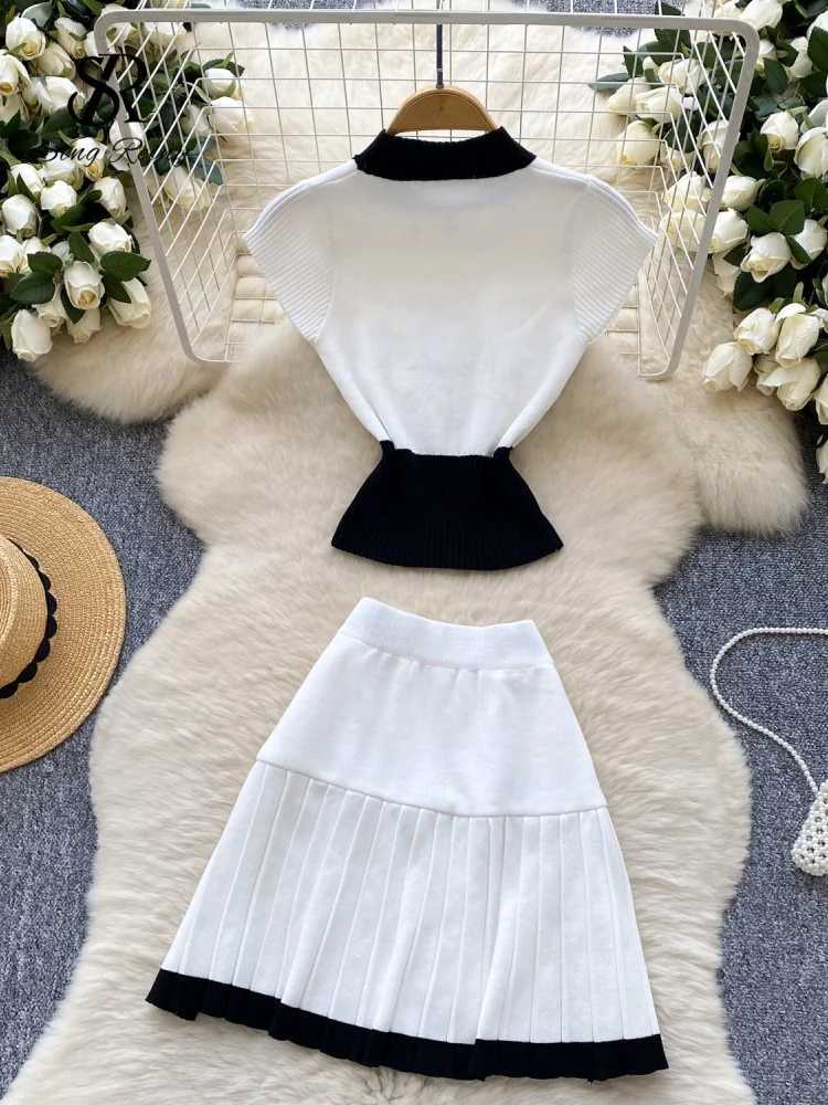 SINGREENY Streetwear Knitted Beach Set O-neck Short Sves Elastic Slim Top+Short A-line Skiing Hotweek Casual Two Piece SetXJ250414