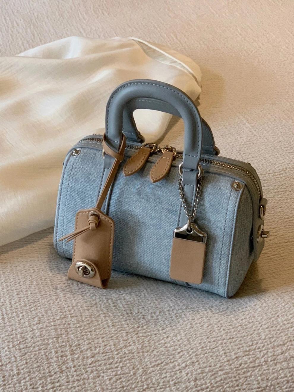 High-value French-style handheld Boston bag for women. New denim single-shoulder cross body bag Popular pillow bag