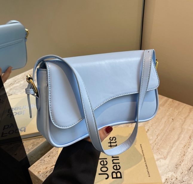 Free Shipping Leather Crescent Minimalist Curved Design Metal Buckle Decor Dual-Use Shoulder & Crossbody Daily Commute Niche Texture Small Bag