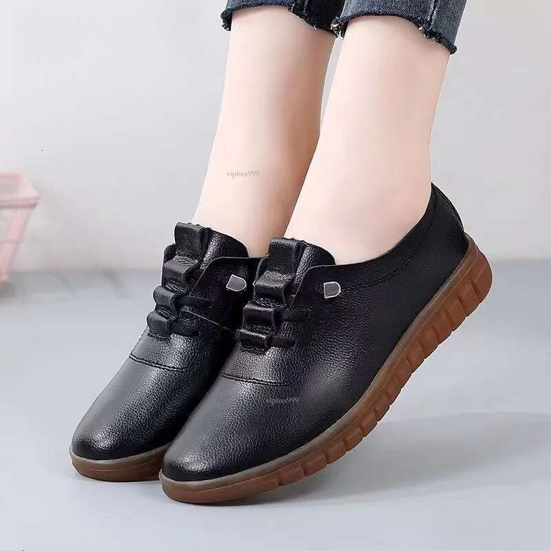 2025 New Designer Leather Shoes Business Tendon Sole Surface Waterproof Non-slip Kitchen Work Single Mother Black Leather Old Beijing Cloth Shoes Woma