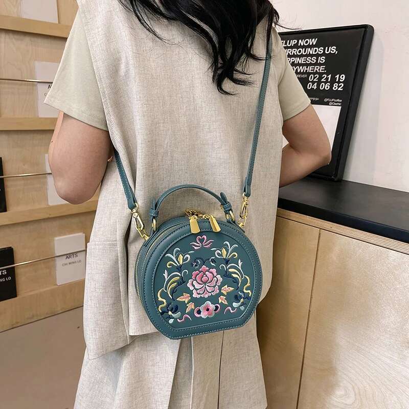 High Quality PU Leather Small Cross Body Elegant Ladies Zipper Shoulder Solid Color Purses New Design Cell Phone Bag