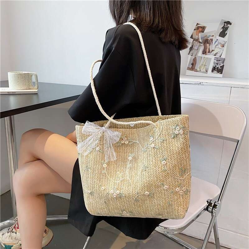 Handmade Beach Bag 2025 New Trendy Korean Edition Straw Weaving Lace Shoulder Handbag, Women's Large Capacity Bucket Bag Kq2