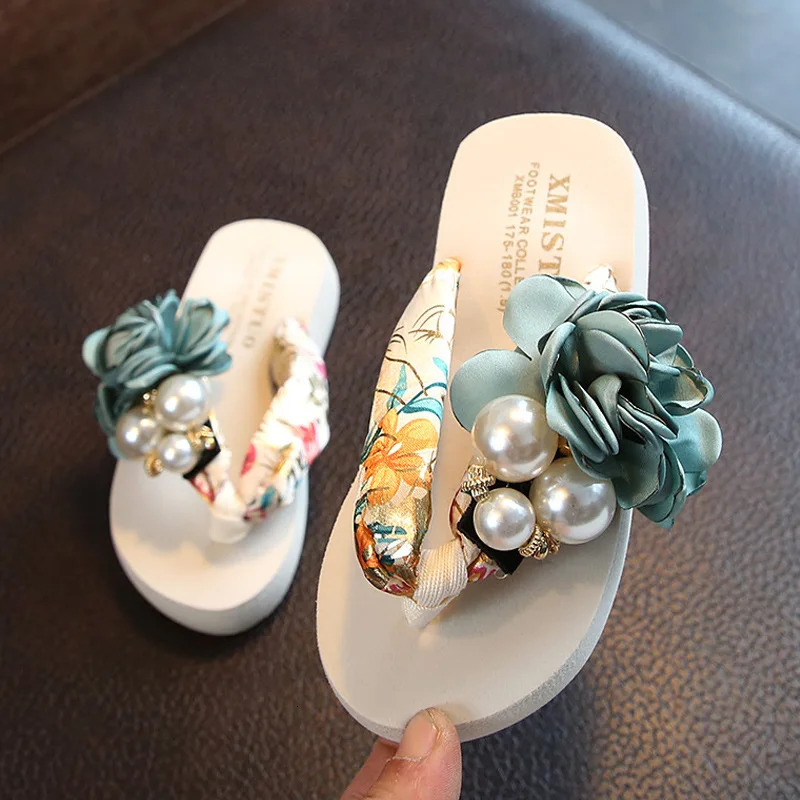 Summer Non-slip Childrens Flip-flops Girls Fashion Beach Shoes Pinch Sandals Female Flowers Slippers Women Wear 250411