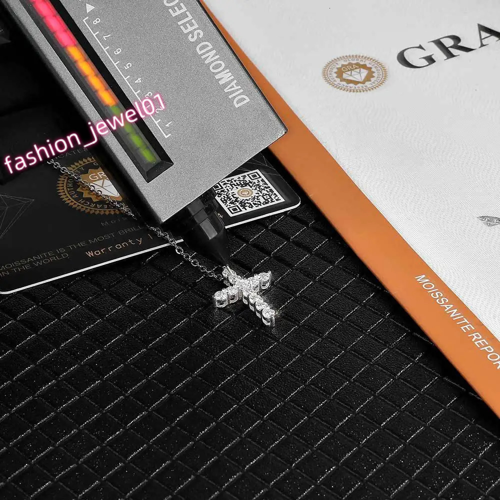 Full Moissanite Cross Pendant Necklace Stainless Steel O-Chain Plated 18k White Gold S925 Sterling Silver Necklace For Women