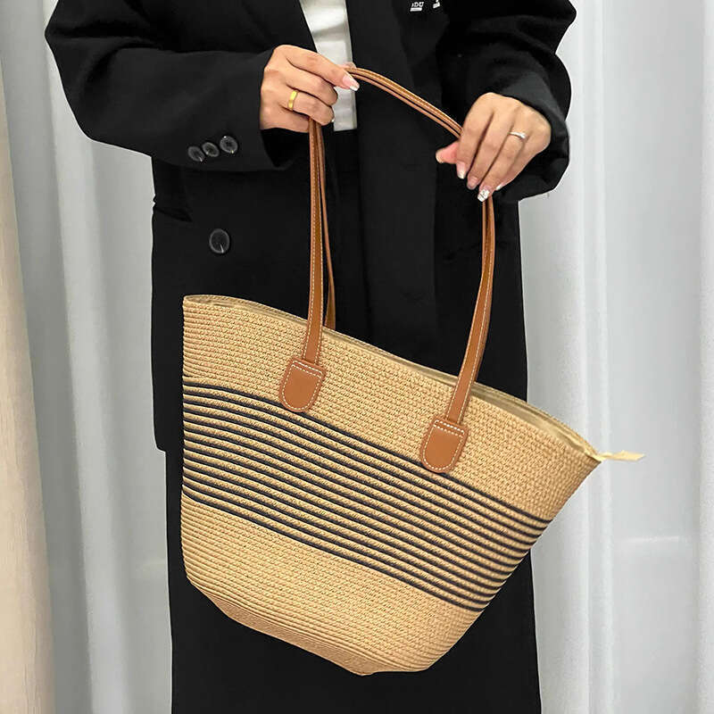 Handmade Beach Bag Summer Striped Single Shoulder Commuting Straw Woven Bag, New Large Capacity Casual And Fashionable Women's Beach Tote Bag Kq2