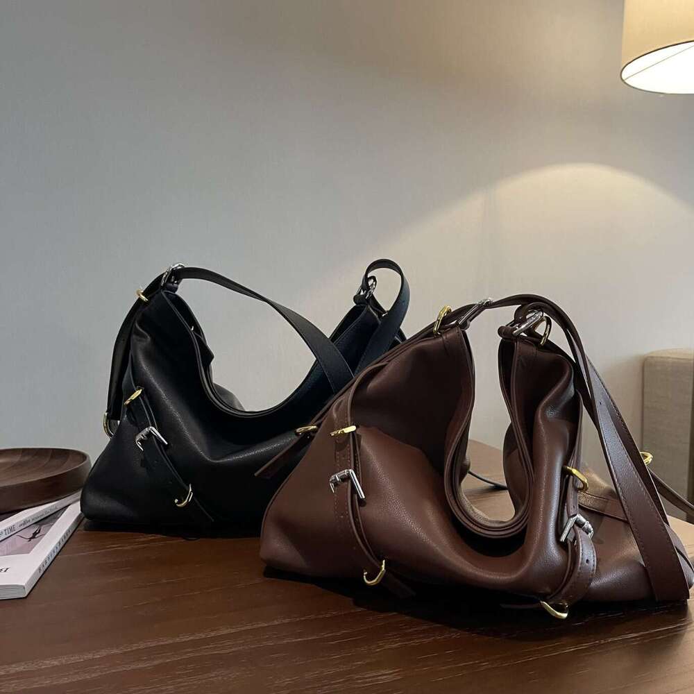 Women's Bags new tote spicy girl motorcycle, leather toe cover layer, armpit bag, single shoulder crossbody, commuting handbag, casual