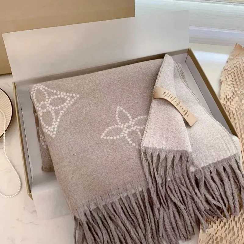 Luxury Autumn and winter new two-sided imitation wool shawl dual-purpose thickened warm scarf outdoor boarding scarf Y251114