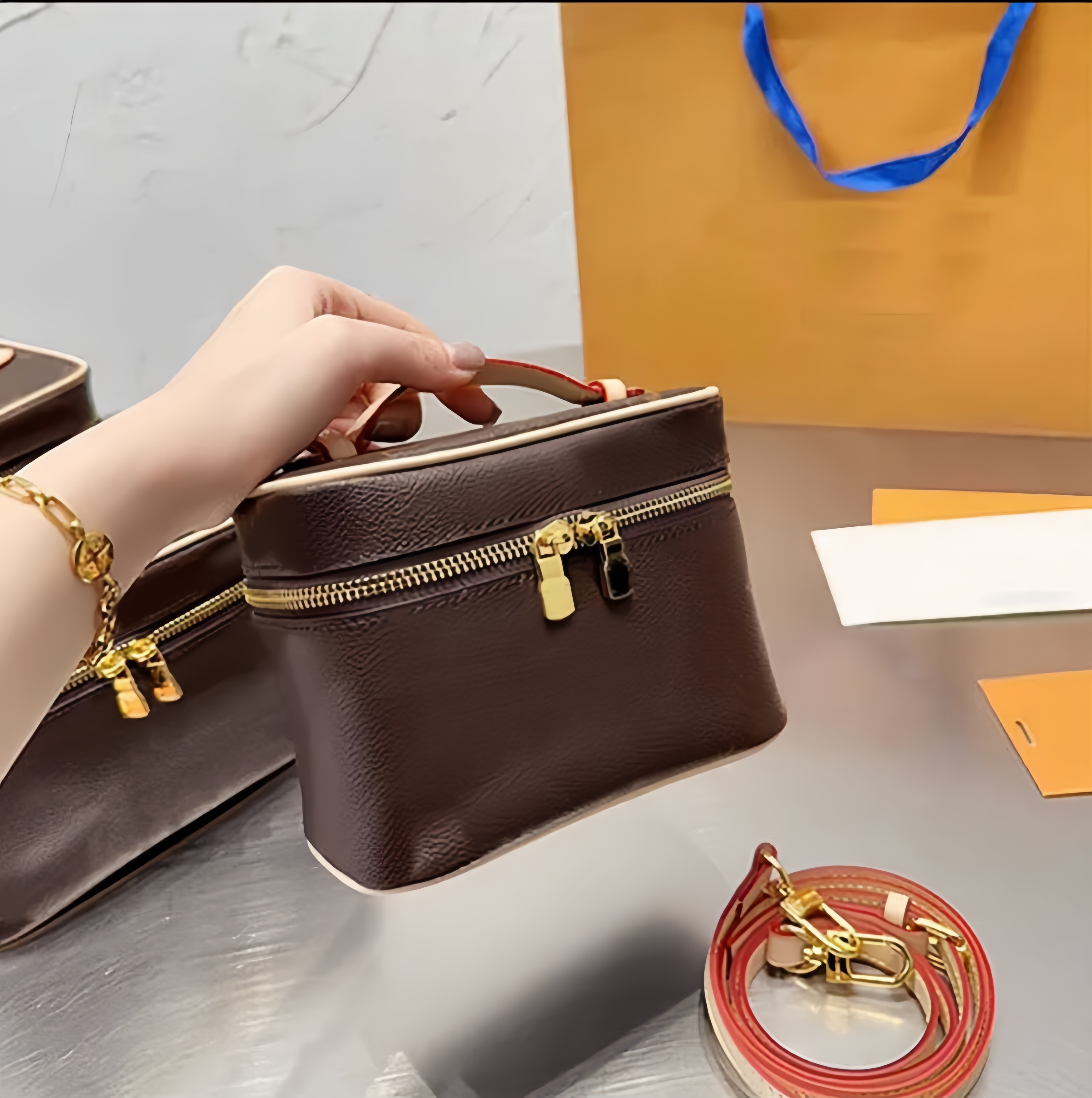 Makeup Bags Travel Cosmetic Cases Make up Organizer Toiletry Bags Free gift of silk scarf