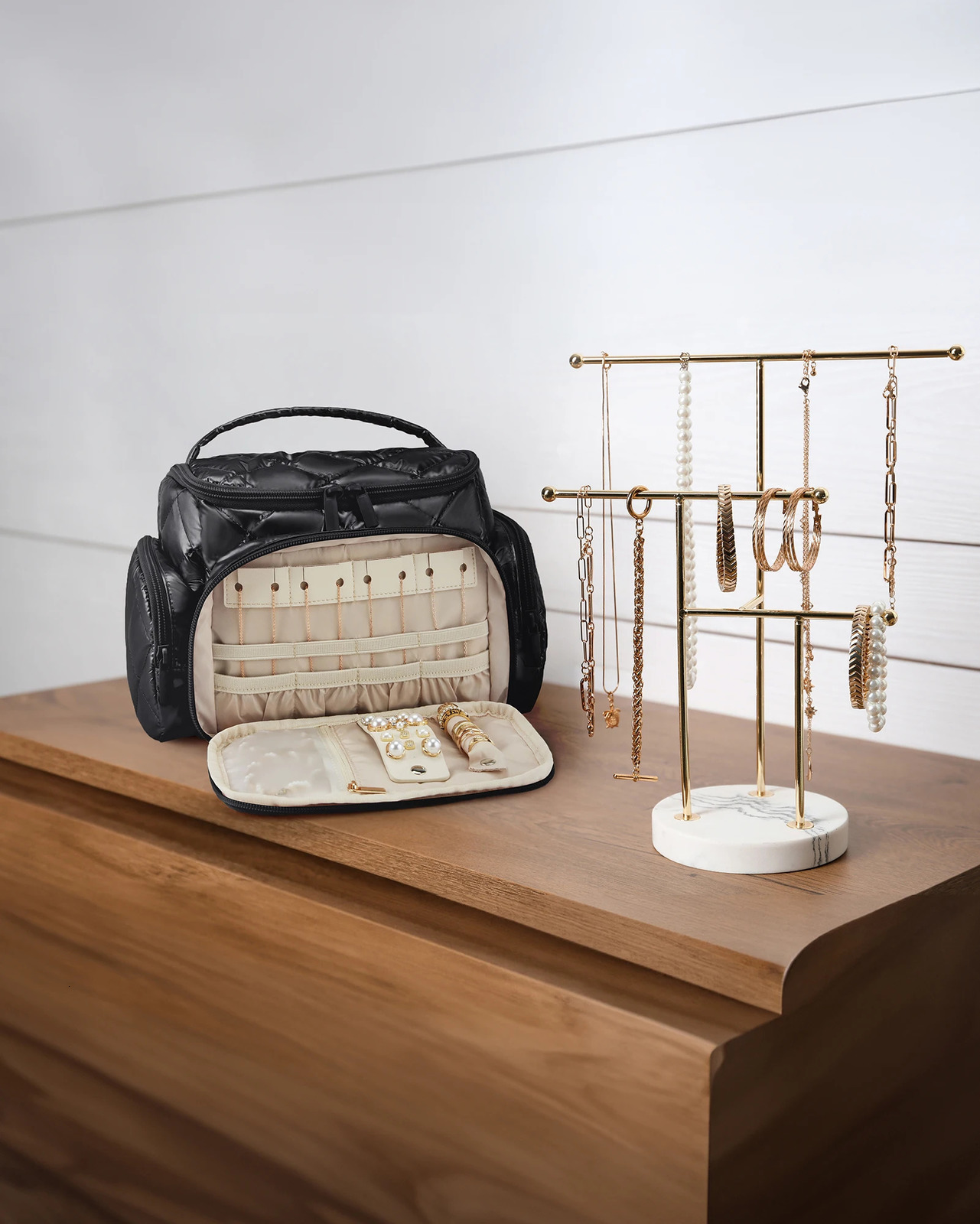 BAGSMART Cosmetic Bag for Women Makeup Large Capacity Storage Bag Lightweight Wide-open Make Up Organizer Bag Travel Essentials 250407