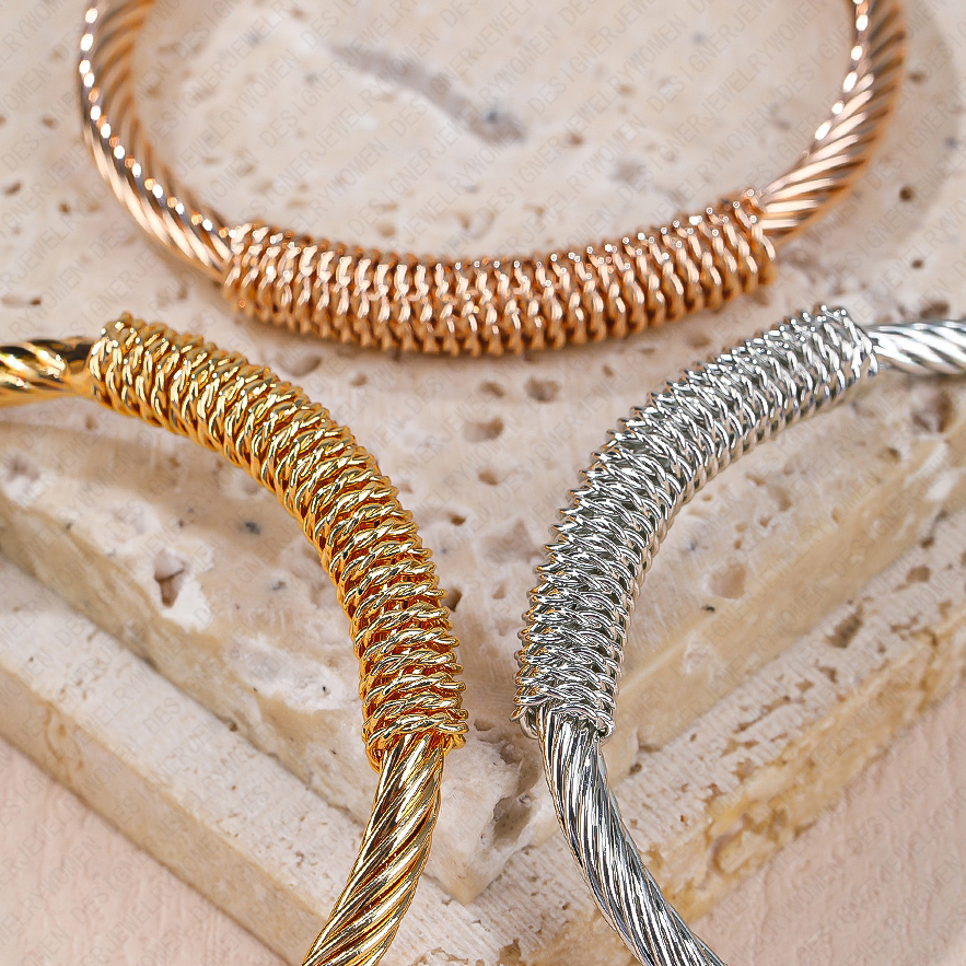 Designer Bracelet for Women Three Piece Luxury Gold Bracelets Vintage Open Bangle Set Retro Elegant Bangles Luxury Jewlery Designer for Women Timeless