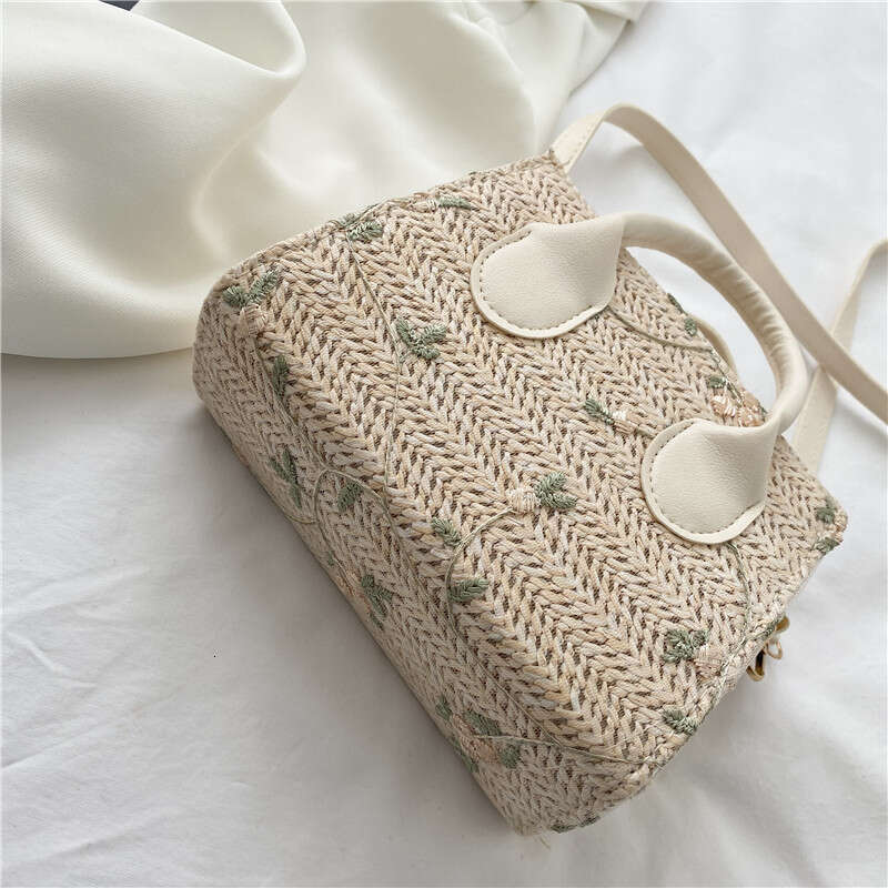 Handmade Beach Bag Summer Net Red Grass 2021 New Fashion Small Fresh Flower Woven Handbag Single Shoulder Crossbody Bag Kq2