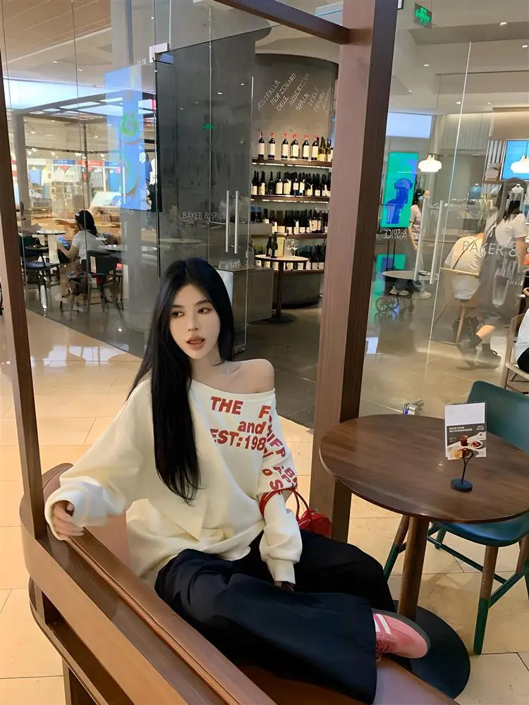 Autumn and Winter Womens High Temperature 100 Letter Round Neck Hoodie Loose Two Piece Shoulder Clothing 250414Z