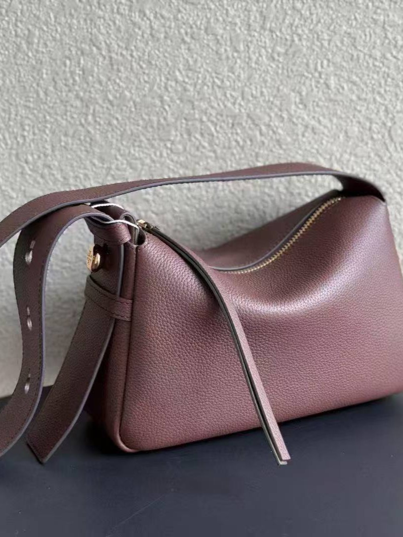 Designer Bags Luxury Bags Shoulder Tote Handbags Shoulder bag, crossbody bag, baguette bag, temperament small square bag 2025