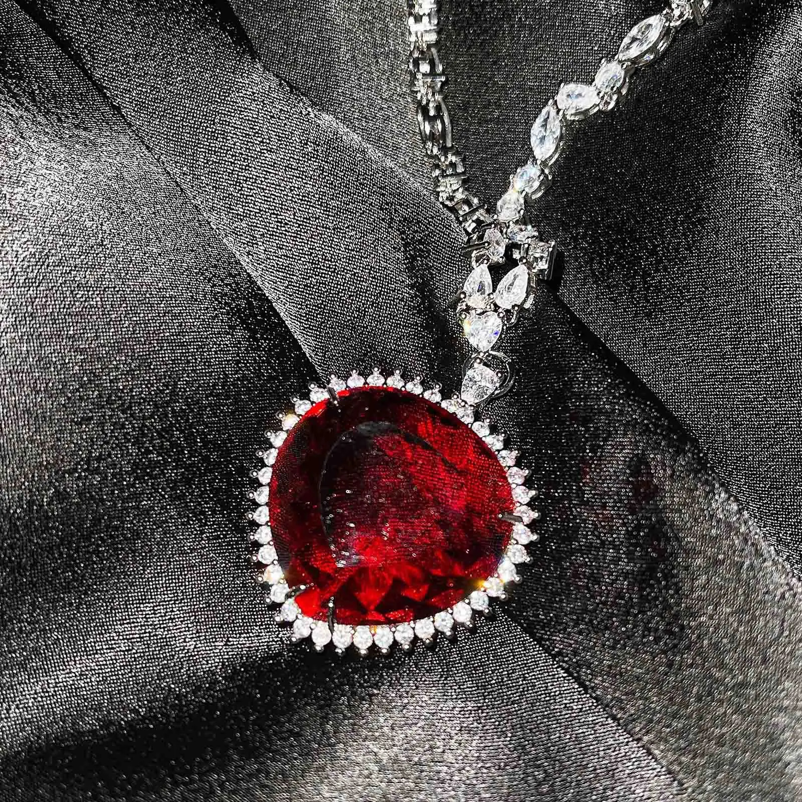 Blue Red TITANIC Heart of the Ocean Necklaces for Women Romantic Crystal Chain Pendant Necklaces Valentines Day Jewelry Gift 250414