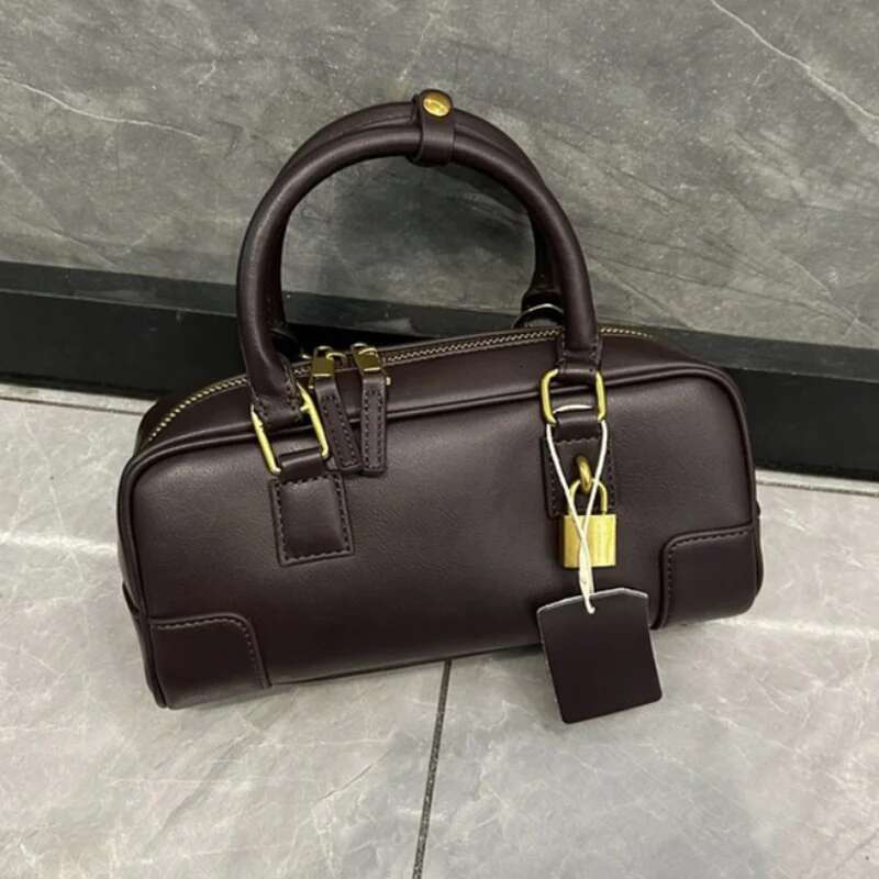 Retro Brand Gold Lock Handbag High-Grade Genuine Leather Niche Women's Bowg New Black Versatile Shoulder Messenger Bag