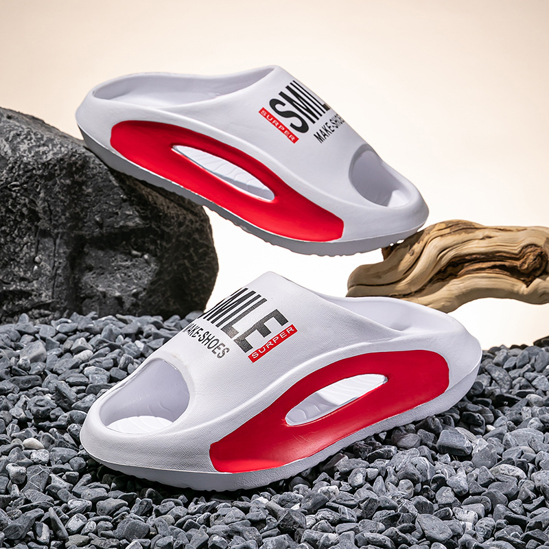 free shipping designer slippers 2025 new Men's outdoor flip-flops for wearing on the beach with anti-slip features trendy summer sandals fashiona
