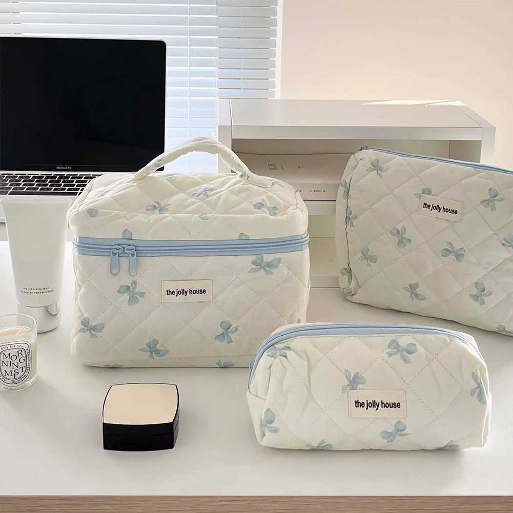 Quilting Cotton Makeup Bag for Women with Zipper Makeup Organizer Cute Bow Flower Cloth Handbag Portable Toilet CoverXJ250415