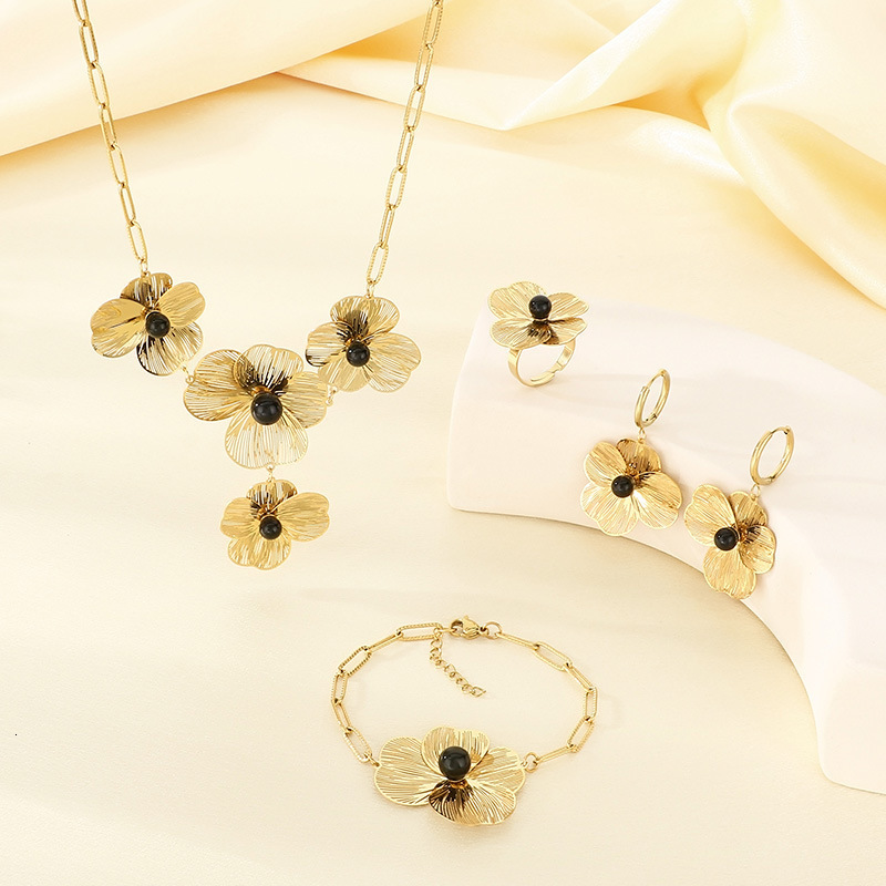 Fashion Dubai GoldPlated Jewelry Set Simple Style African Necklace All Copper Material Hollow Surround Jewelry FHK15529 250920