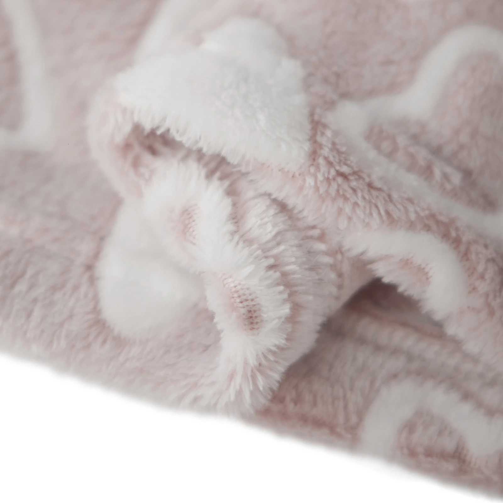 2025 New Fashion Womens Thick Flannel Bathrobe Heart Print Long Sleeve Fuzzy Plush Shawl Collar Bath Robe with Belt C251115