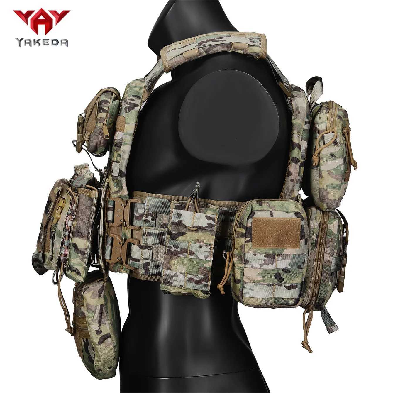 YAKEDA four metal buckle hunting vest has multiple pockets. XJ251114