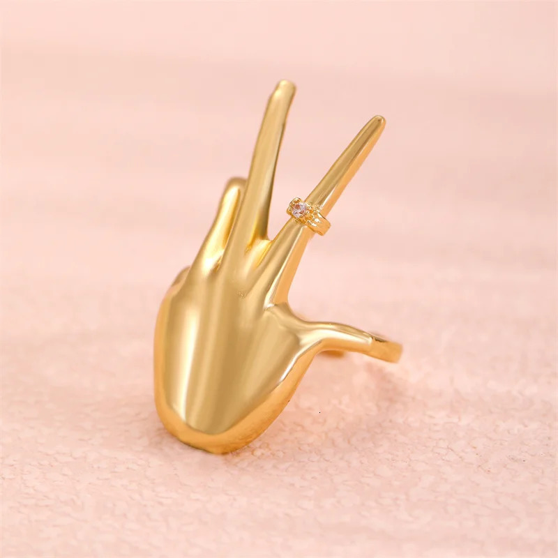 2024 Metal Palm Hip Hop Exaggerated Hand Shaped Ring For Women Girls Fashion Party jewelry accessories 250414