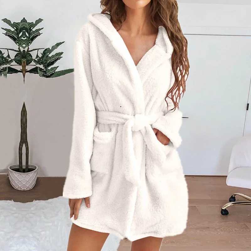 Winter Women Bath Robe Fluffy Plush Pyjamas Ladies Sexy Hooded Dressing Solid Color Gown Warm Bathrobe Female loungewear C251115