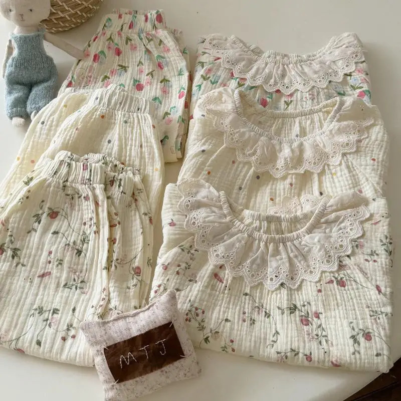 Girls Pajamas Princess Style Korean Small Floral Lace Sweet Home Clothes Baby Short Sleeved Pants Air-conditioned Clothes 250403