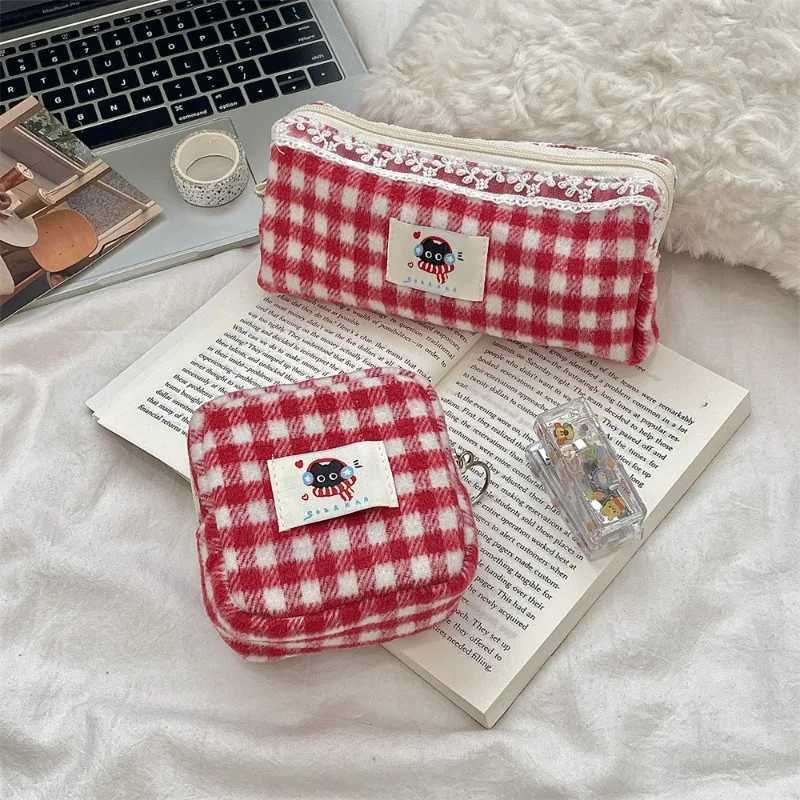 Soft wool plain weave womens travel storage bag college girl stationery pencil case womens makeup bag makeup handbagXJ250415