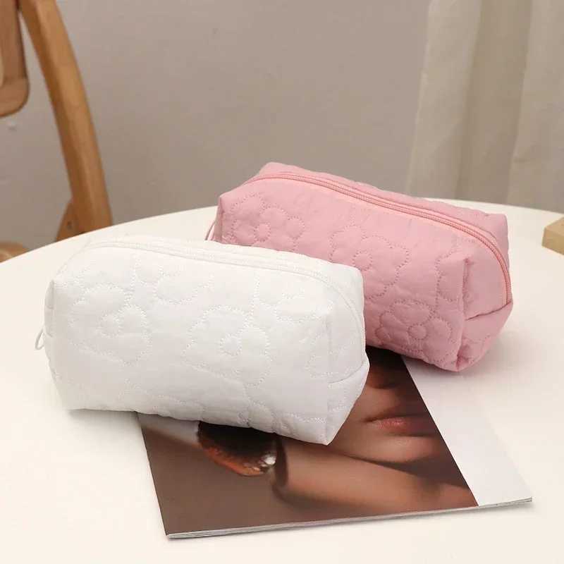 Womens makeup bag large capacity portable new travel cosmetics storage bag wing bag girls flower cute pencil caseXJ250415