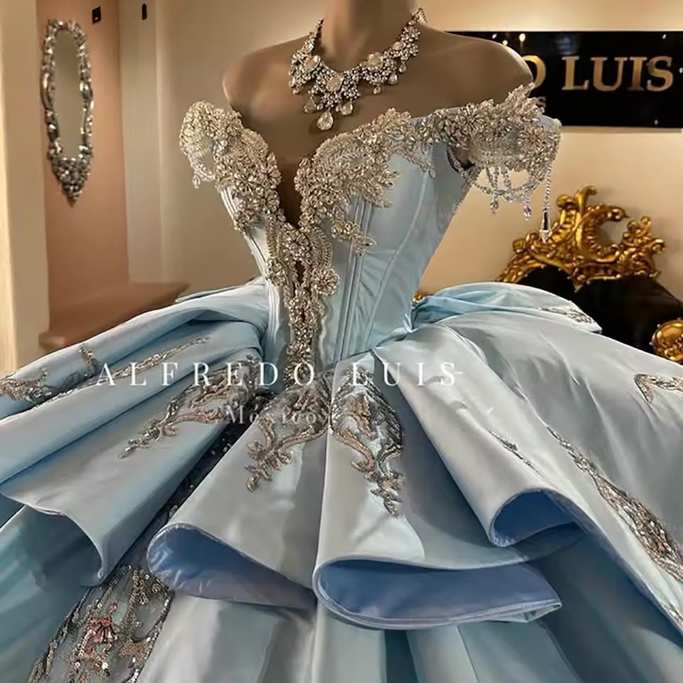 Sky Blue Off The Shoulder Bow Ruffles Quinceanera Dresses Ball Gown Beading Crystal Appliques Lace Sweet 15 Anos Customized