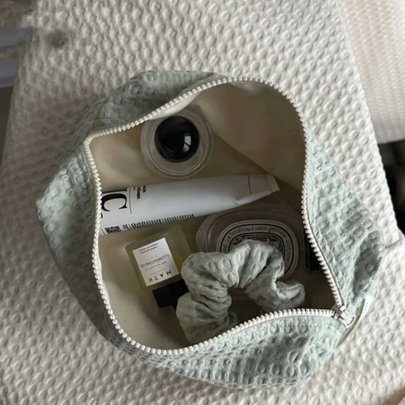 Customized Embroidery Name New Cosmetics Bag Womens Corduroy Storage Bag Travel W Bag Personalized Birthday Gift Toilet BagXJ250415