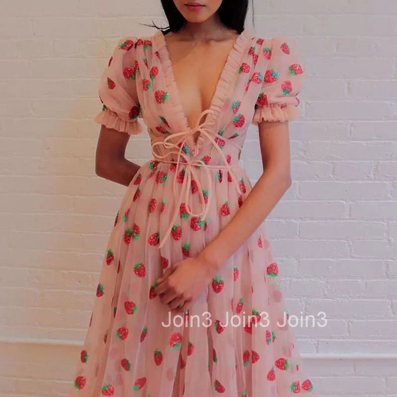 25 Dresses French Strawberry Two Tone V-neck Fashionable Sequin Long Skirt Mesh Strap Pleated Dress
