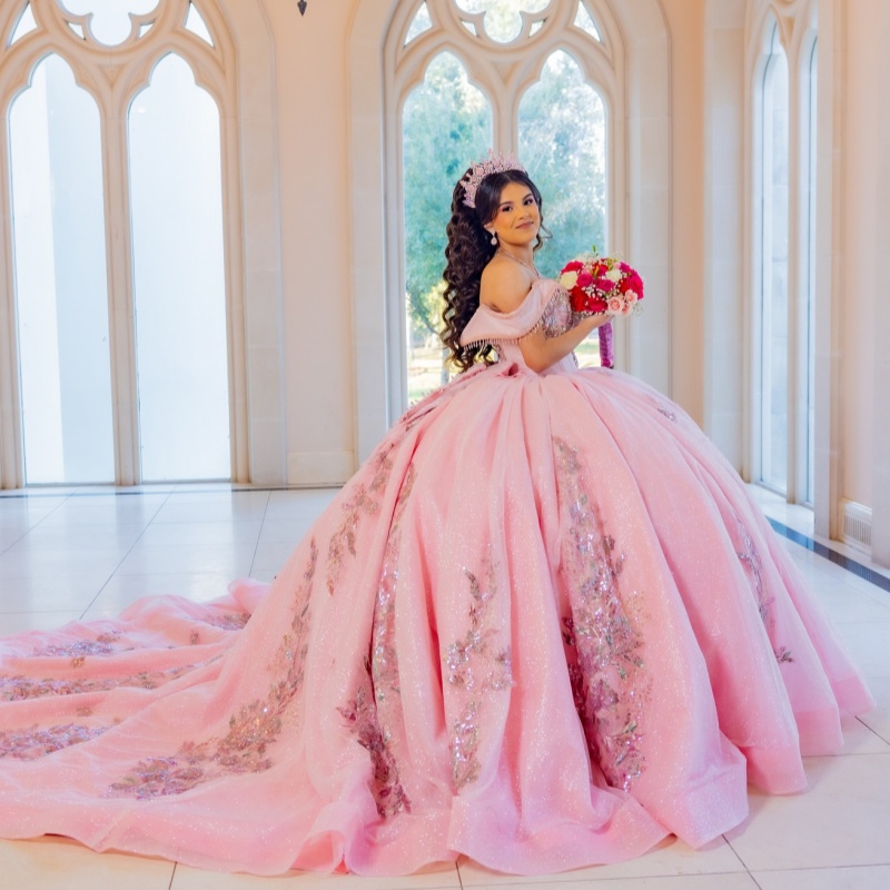 Pink Shiny Quinceanera Dresses Off Shoulder Ball Gown Sweet 16 Dress Sequin Applique Lace Beads Bow Tull Birthday Party Vestidos 15 Anos