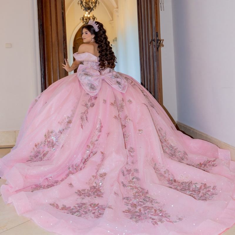 Pink Shiny Quinceanera Dresses Off Shoulder Ball Gown Sweet 16 Dress Sequin Applique Lace Beads Bow Tull Birthday Party Vestidos 15 Anos