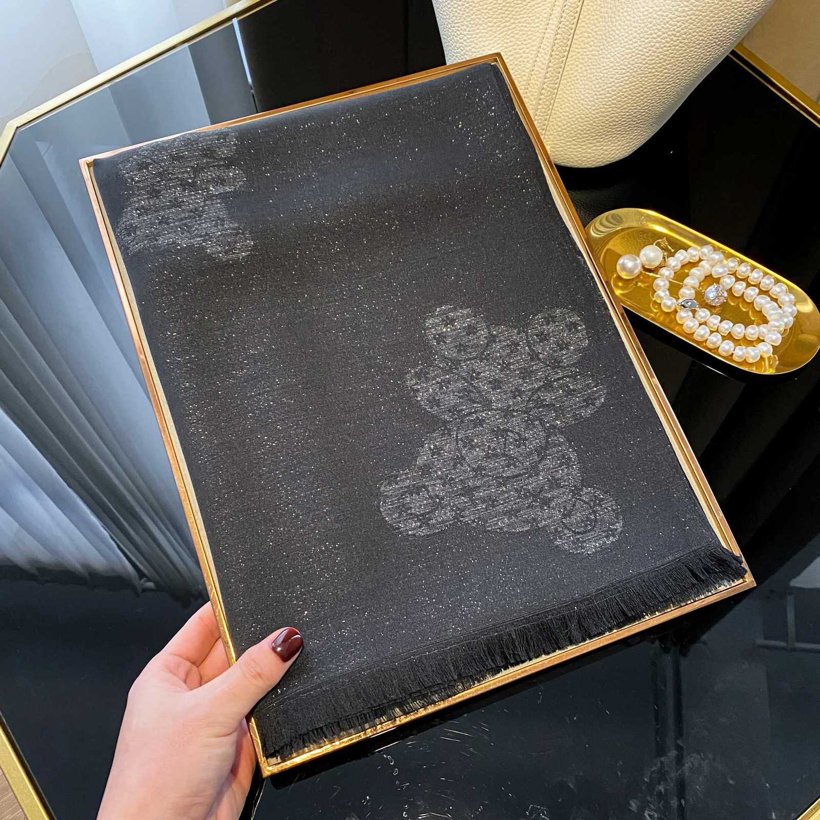 Luxury 2025 New Malaysia Square Scarf Cute Bear Print Hijab Headscarf Wraps Premium Cotton Feel Voile Soft Muslim Scarf Y251115