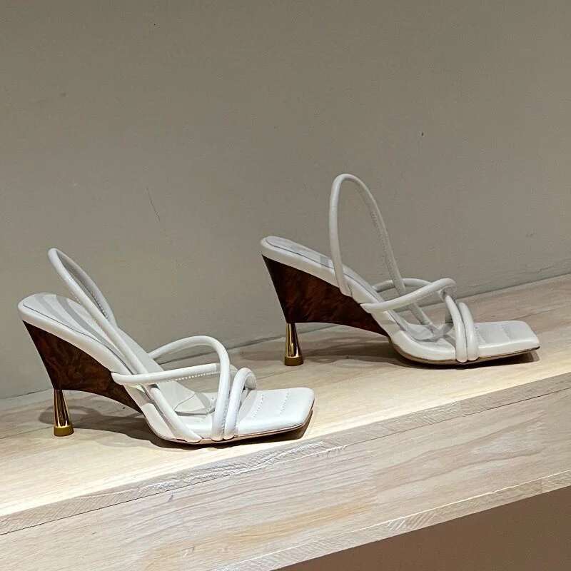 Very small designer brand, elegant and simple atmosphere, wood grain wedge sandals, cross-strap shaped high heels sandals