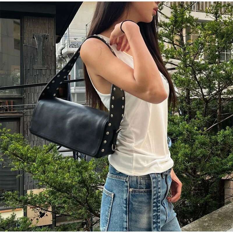 Horizontal Square Design Rivet 2025 New Korean Shoulder Messenger Soft Leather Underarm Bag Black Motorcycle Bags