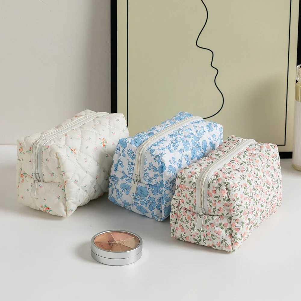 Fi Flower Makeup Storage Bag Portable Travel Organizer Makeup Toilet Bag Cute Makeup Handbag Flower BagXJ250415