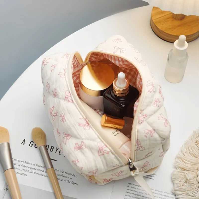 2025 New Butterfly Knot Quilted Womens Cosmetics Bag Cute Zipper Travel Makeup Bag Cotton Storage BagXJ250415